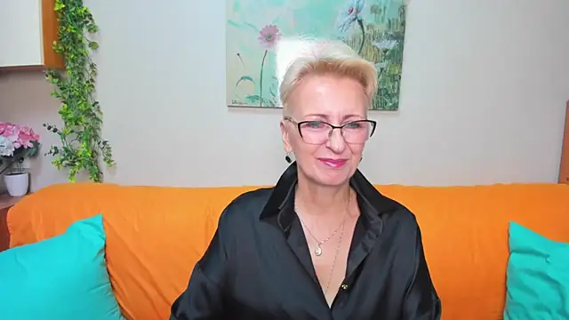 Snapshot of iamyourdream89 chatting on 6, 11, 2025 iamyourdream89 online show from 6, 11, 2025