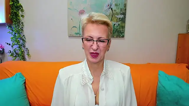 Snapshot of iamyourdream89 chatting on 16, 11, 2025 iamyourdream89 online show from 16, 11, 2025