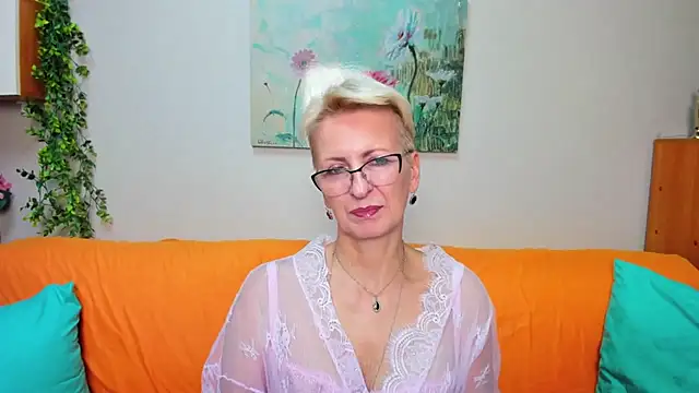 Snapshot of iamyourdream89 chatting on 19, 11, 2025 iamyourdream89 online show from 19, 11, 2025