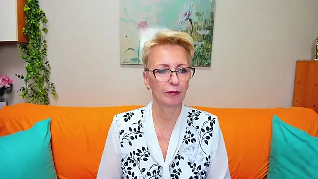 Snapshot of iamyourdream89 chatting on 21, 11, 2025 iamyourdream89 online show from 21, 11, 2025