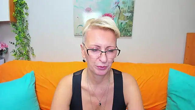 Snapshot of iamyourdream89 chatting on 24, 11, 2025 iamyourdream89 online show from 24, 11, 2025