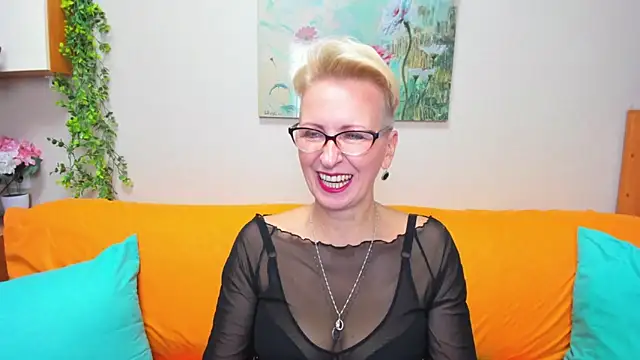 Snapshot of iamyourdream89 chatting on 27, 11, 2025 iamyourdream89 online show from 27, 11, 2025