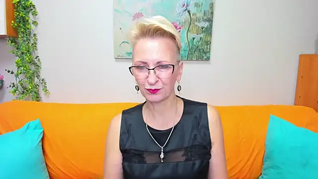 Snapshot of iamyourdream89 chatting on 28, 11, 2025 iamyourdream89 online show from 28, 11, 2025