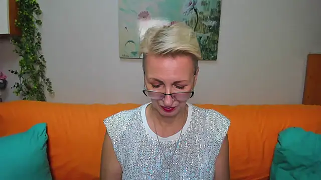 Snapshot of iamyourdream89 chatting on 30, 11, 2025 iamyourdream89 online show from 30, 11, 2025