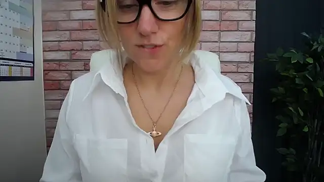 Snapshot of HarleyRebz chatting on 29, 9, 2025 HarleyRebz online show from 29, 9, 2025