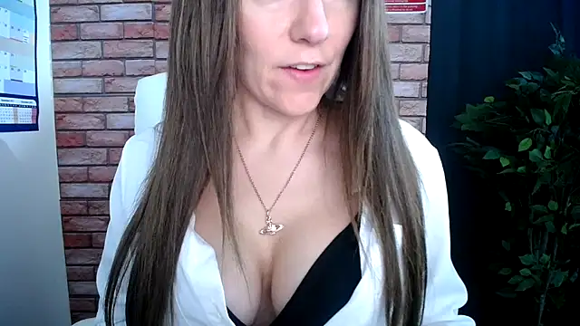 Snapshot of HarleyRebz chatting on 15, 12, 2025 HarleyRebz online show from 15, 12, 2025