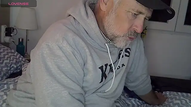 Snapshot of DaddybearVLC chatting on 14, 2, 2025 DaddybearVLC online show from 14, 2, 2025