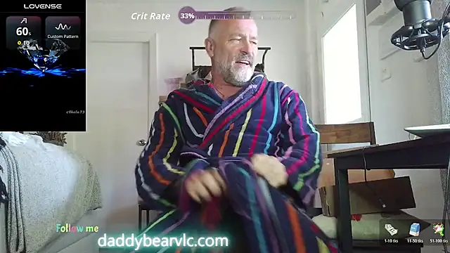Snapshot of DaddybearVLC chatting on 25, 11, 2025 DaddybearVLC online show from 25, 11, 2025