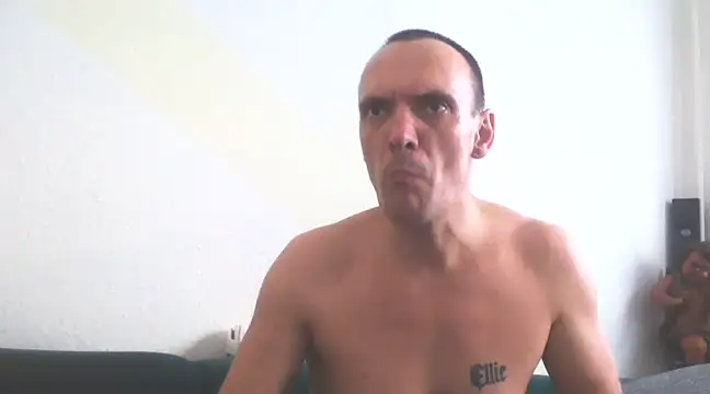 Snapshot of Penispumper81 chatting on 5, 3, 2025 Penispumper81 online show from 5, 3, 2025