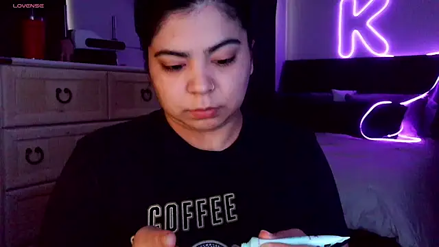 kimmiakiss22 online show from 5, 2, 2026