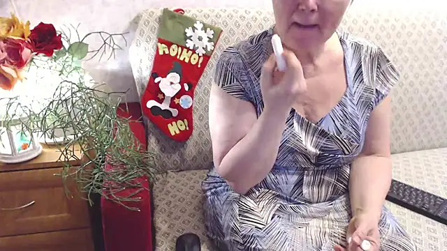 Snapshot of zarinafonliberman chatting on 14, 12, 2025 zarinafonliberman online show from 14, 12, 2025