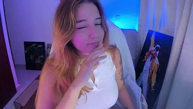 Snapshot of samantha_cherry chatting on 10, 1, 2025 samantha cherry online show from 10, 1, 2025