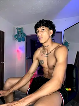 Snapshot of mike_casseano chatting on 31, 10, 2025 mike casseano online show from 31, 10, 2025