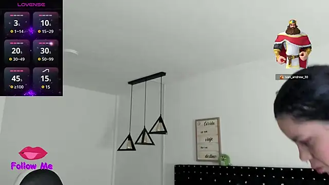 Snapshot of natasha_logan_ chatting on 4, 3, 2025 natasha logan online show from 4, 3, 2025