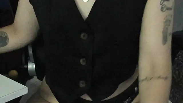 Snapshot of natasha_logan_ chatting on 9, 11, 2025 natasha logan online show from 9, 11, 2025