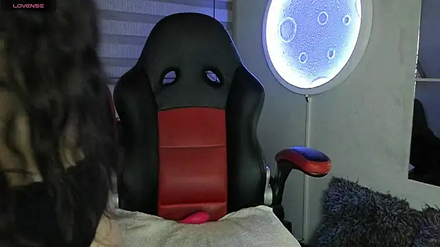 natasha logan  online show from 27, 2, 2026