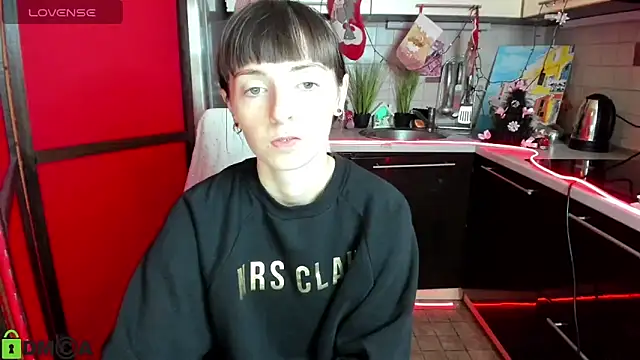 TayanaJons online show from 17, 12, 2025