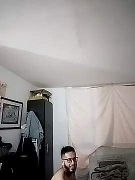 Snapshot of leo_logan chatting on 23, 12, 2025 leo logan online show from 23, 12, 2025