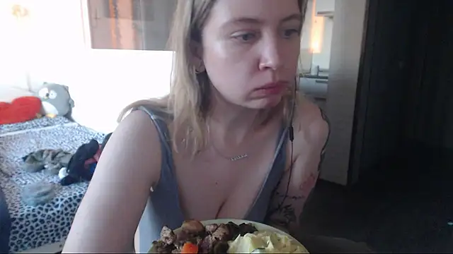 amanda kiss kiss online show from 7, 2, 2025