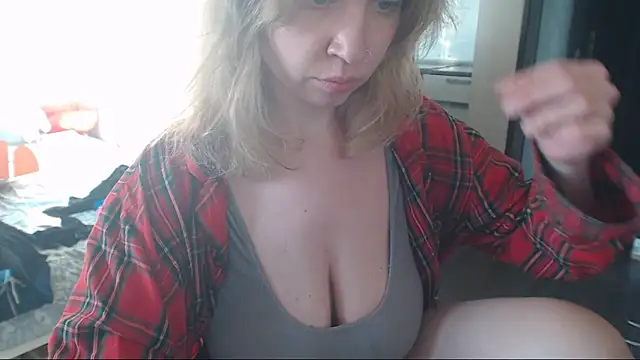 amanda kiss kiss online show from 28, 2, 2025