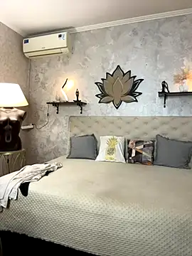 StripBianka online show from 12, 11, 2025