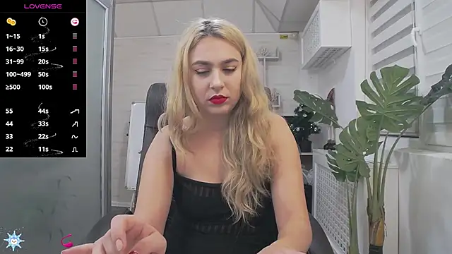 Snapshot of AvaBlue_ chatting on 10, 12, 2024 AvaBlue online show from 10, 12, 2024