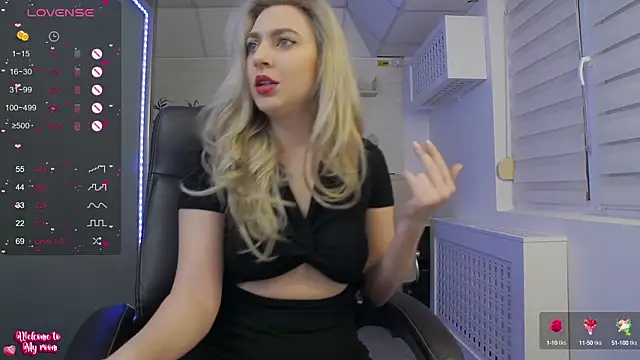 Snapshot of AvaBlue_ chatting on 8, 2, 2025 AvaBlue online show from 8, 2, 2025