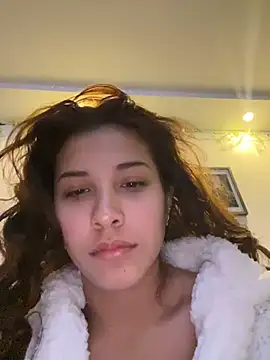 Snapshot of crystal_bunny7 chatting on 6, 12, 2024 crystal bunny7 online show from 6, 12, 2024