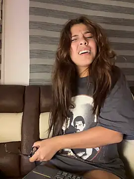 Snapshot of crystal_bunny7 chatting on 5, 1, 2025 crystal bunny7 online show from 5, 1, 2025