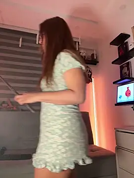 Snapshot of crystal_bunny7 chatting on 10, 9, 2025 crystal bunny7 online show from 10, 9, 2025