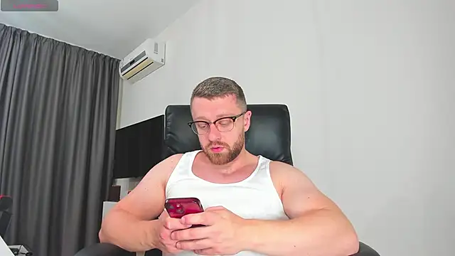 Snapshot of Findom_guy chatting on 20, 12, 2025 Findom guy online show from 20, 12, 2025