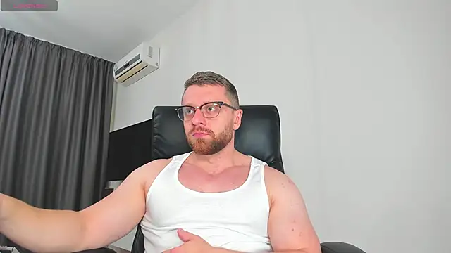 Snapshot of Findom_guy chatting on 21, 12, 2025 Findom guy online show from 21, 12, 2025