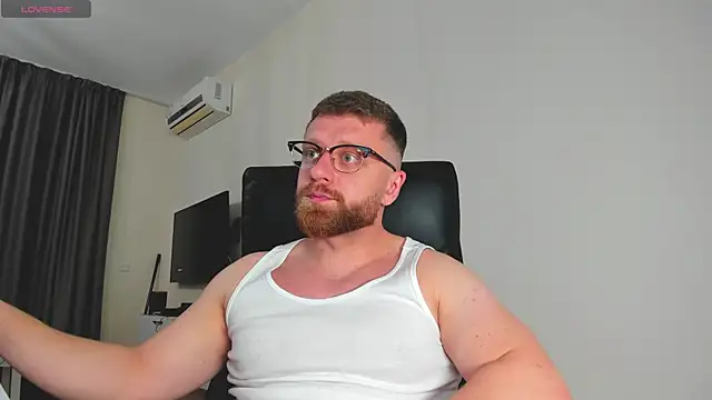 Snapshot of Findom_guy chatting on 2, 3, 2026 Findom guy online show from 2, 3, 2026