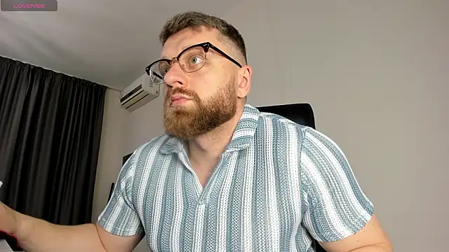 Snapshot of Findom_guy chatting on 19, 3, 2026 Findom guy online show from 19, 3, 2026
