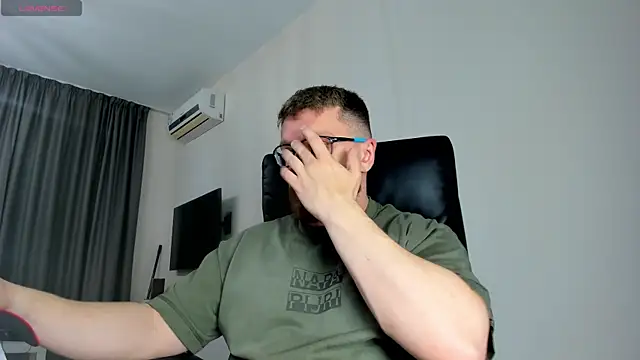 Snapshot of Findom_guy chatting on 20, 3, 2026 Findom guy online show from 20, 3, 2026