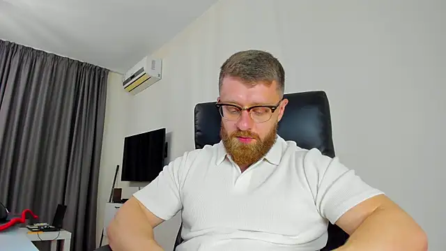 Snapshot of Findom_guy chatting on 3, 4, 2026 Findom guy online show from 3, 4, 2026