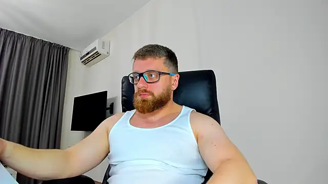 Snapshot of Findom_guy chatting on 9, 4, 2026 Findom guy online show from 9, 4, 2026