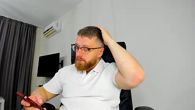 Snapshot of Findom_guy chatting on 15, 4, 2026 Findom guy online show from 15, 4, 2026