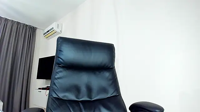 Snapshot of Findom_guy chatting on 15, 4, 2026 Findom guy online show from 15, 4, 2026