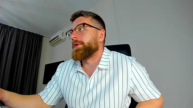 Snapshot of Findom_guy chatting on 23, 4, 2026 Findom guy online show from 23, 4, 2026