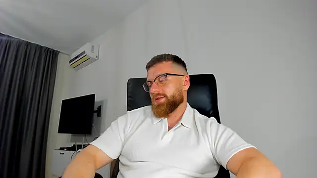 Snapshot of Findom_guy chatting on 26, 4, 2026 Findom guy online show from 26, 4, 2026