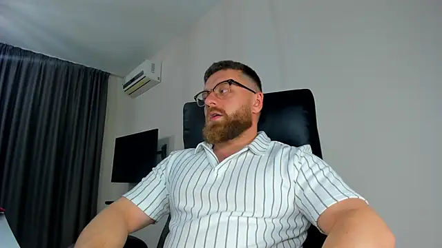 Snapshot of Findom_guy chatting on 30, 4, 2026 Findom guy online show from 30, 4, 2026