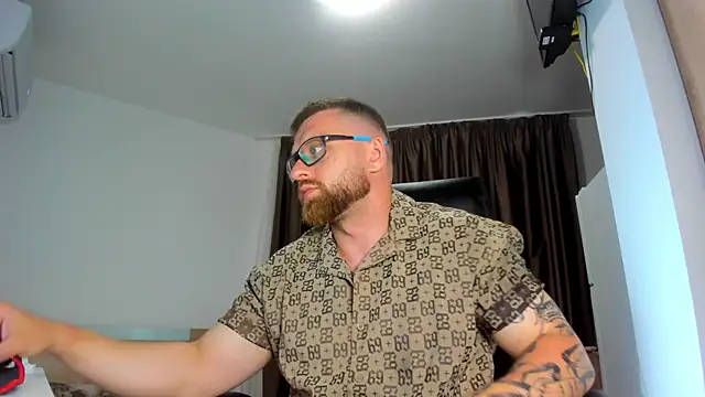Snapshot of Findom_guy chatting on 22, 6, 2026 Findom guy online show from 22, 6, 2026
