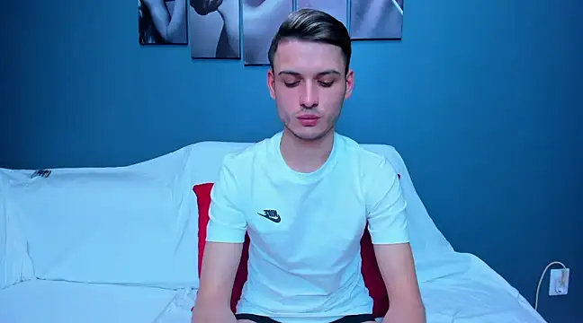 Snapshot of andboyfor6 chatting on 6, 2, 2025 andboyfor6 online show from 6, 2, 2025