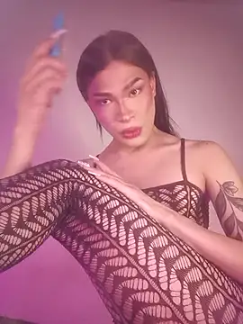 Snapshot of Victor-and-shelly chatting on 23, 11, 2025 Victor-and-shelly online show from 23, 11, 2025