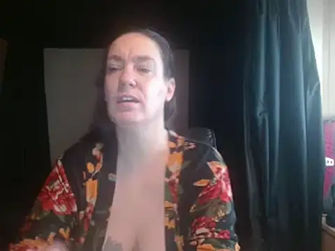 Snapshot of SimoneMoore chatting on 17, 2, 2025 SimoneMoore online show from 17, 2, 2025