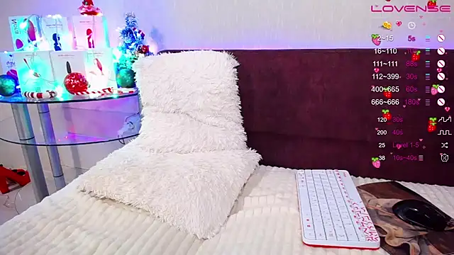 Snapshot of AlienBaby_ chatting on 13, 12, 2024 AlienBaby online show from 13, 12, 2024