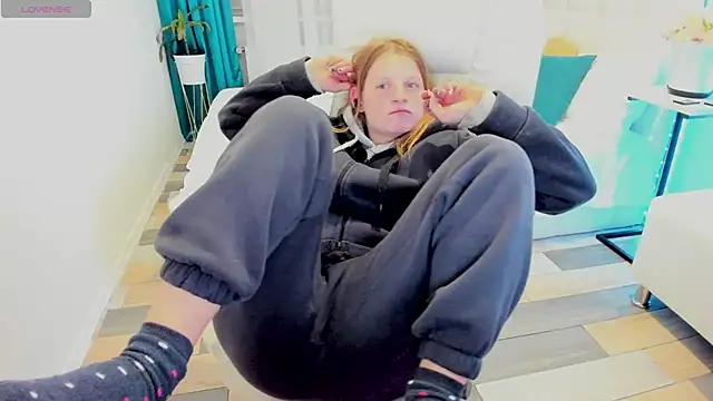 Kathlyn  Heath online show from 20, 2, 2025