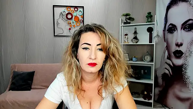 Cassandra Hotty online show from 6, 12, 2024