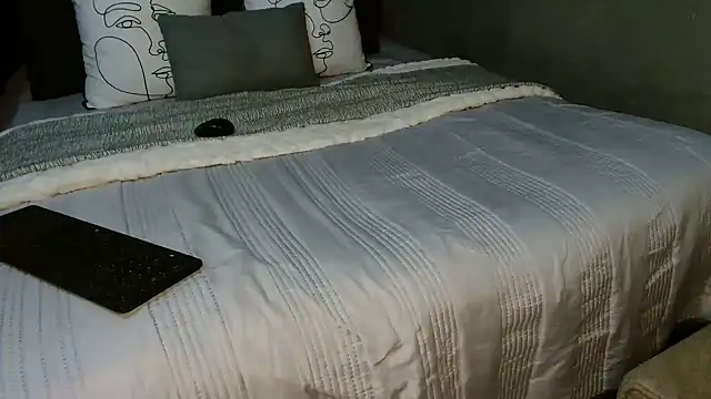 Snapshot of CURVEYDOLLXX chatting on 12, 11, 2025 CURVEYDOLLXX online show from 12, 11, 2025